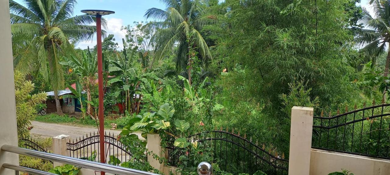 Soul Travellers Dagatan Guesthouse Badian Exterior photo